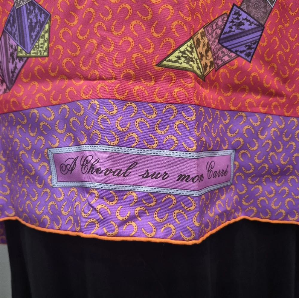 Hermes Silk Scarf Carre 90, A Cheval Sur Mon, Authentic In Excellent Condition - Picture 8 of 10